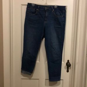 Medium Wash cropped Jeans